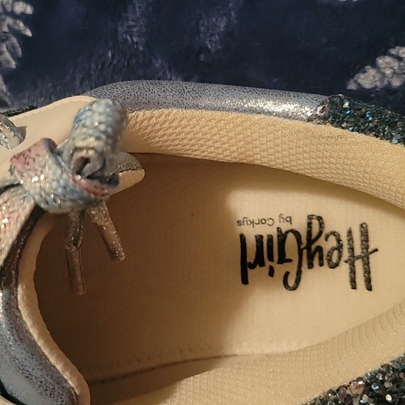 Corkys - Picture 4 of 4